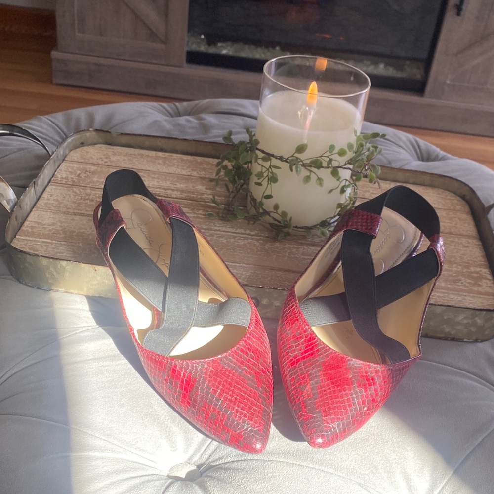 Elegant Red Snakeskin Women's Flats - Picture 2 of 4